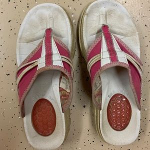 Vintage Pink and White Sketcher Sandals